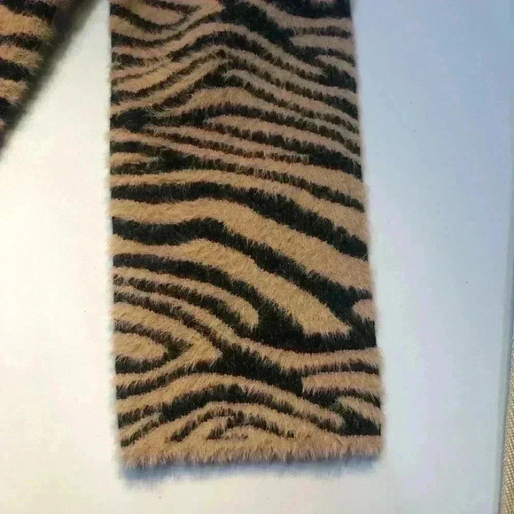 NVLT Women Tiger Pattern Rust/ Black Coat Jacket Button Closure Size Medium NWT - Picture 11 of 15